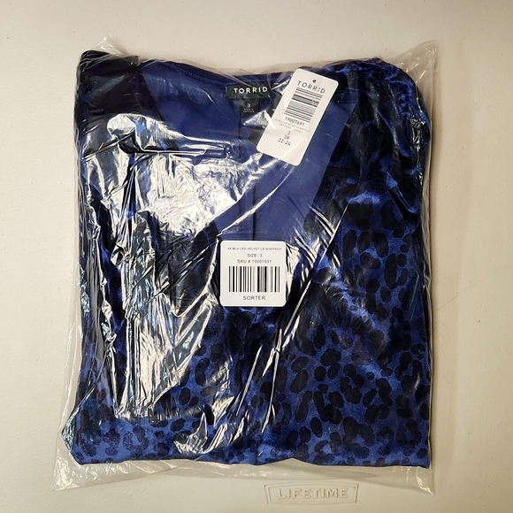 ❤️NWT VINTAGE TORRID BODYSUIT LEOPARD ANIMAL PRINT STRETCH VELVET PUFFY SLEEVES - Picture 10 of 16